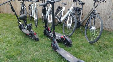 E-bike, elektromos roller és gyermekszállító kölcsönző, Velence (thumb)